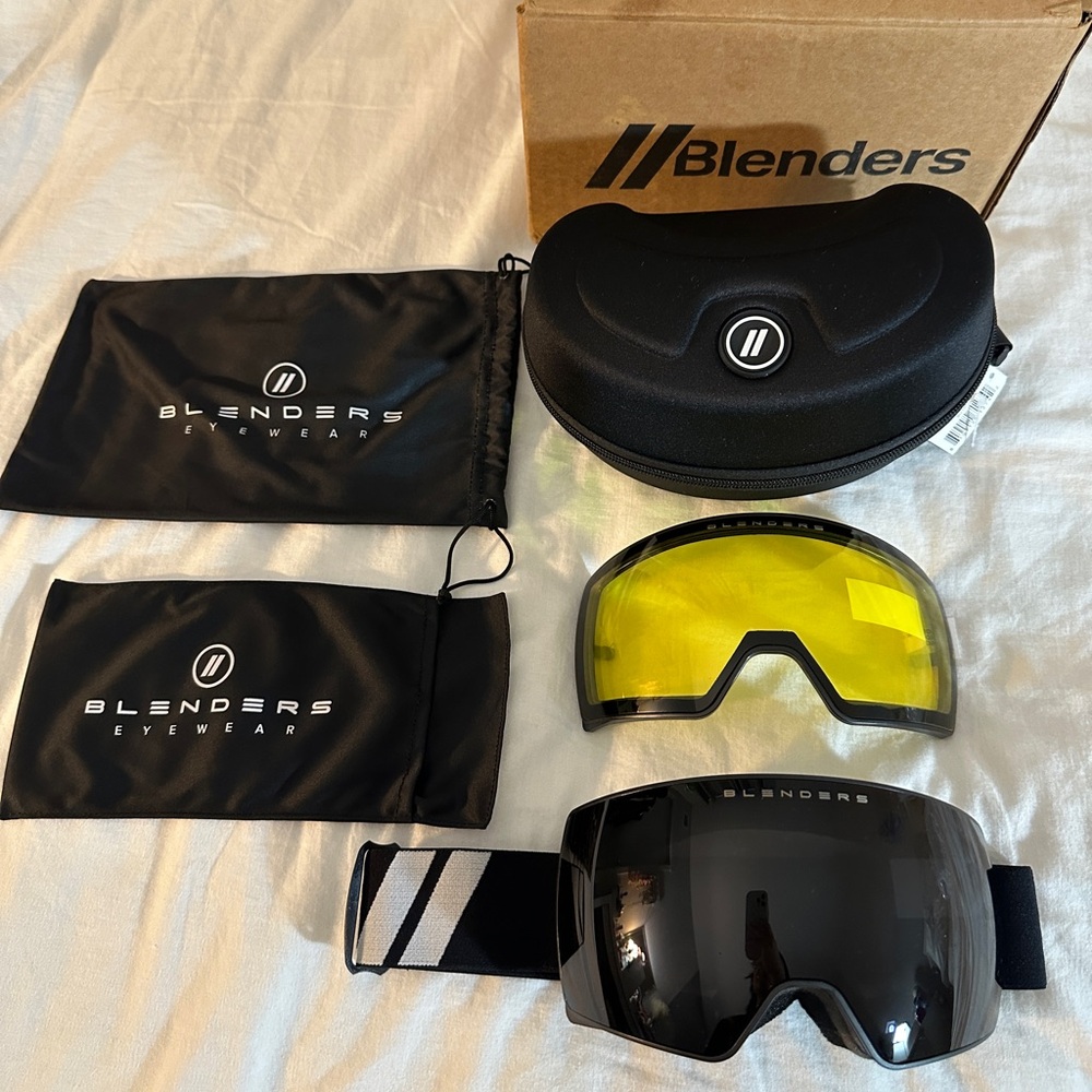 Blenders Snow Goggles